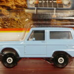 TODOTERRENO 4X4 CLASICO NUEVO A ESCALA APROXIMADA 1/64.