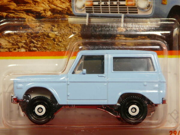 TODOTERRENO 4X4 CLASICO NUEVO A ESCALA APROXIMADA 1/64.