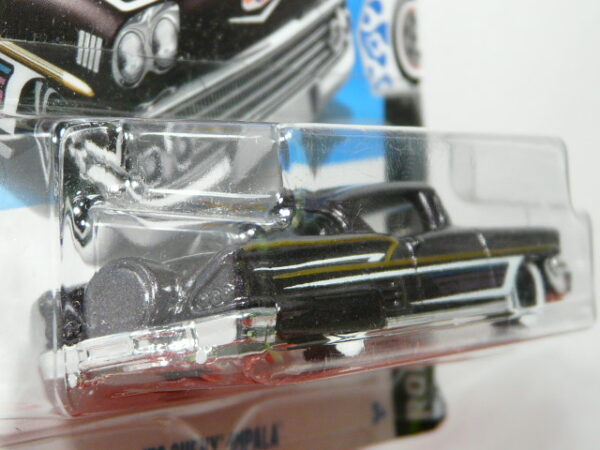 COCHE CLASICO DEPORTIVO COUPE NUEVO A ESCALA APROXIMADA 1/64. VISTA TRASERA.