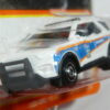 COCHE DE POLICIA TODOTERRENO 4X4 NUEVO A ESCALA APROXIMADA 1/64. VISTA FRONTAL.