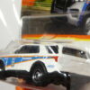 COCHE DE POLICIA TODOTERRENO 4X4 NUEVO A ESCALA APROXIMADA 1/64. VISTA TRASERA.