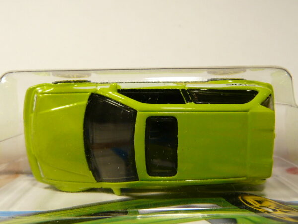 COCHE DEPORTIVO CLASICO NUEVO A ESCALA APROXIMADA 1/64. VISTA AEREA.
