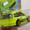 COCHE DEPORTIVO CLASICO NUEVO A ESCALA APROXIMADA 1/64. VISTA TRASERA.