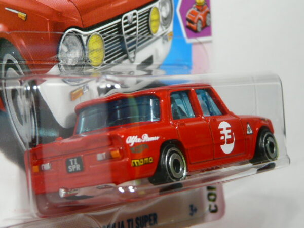COCHE DEPORTIVO CLASICO NUEVO A ESCALA APROXIMADA 1/64. VISTA TRASERA.