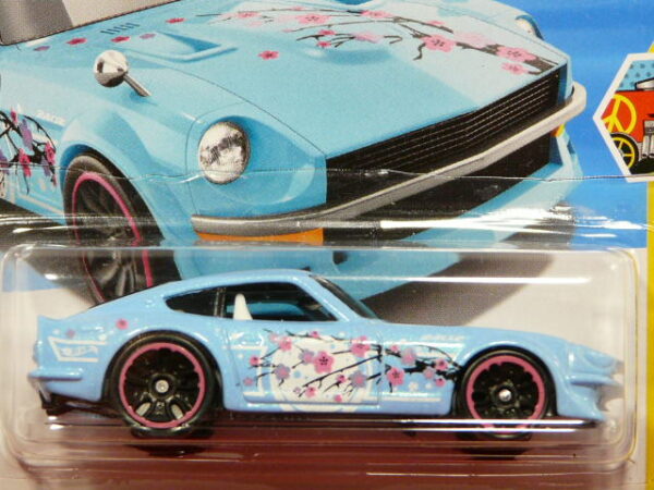 COCHE CLASICO DEPORTIVO COUPE NUEVO A ESCALA APROXIMADA 1/64.