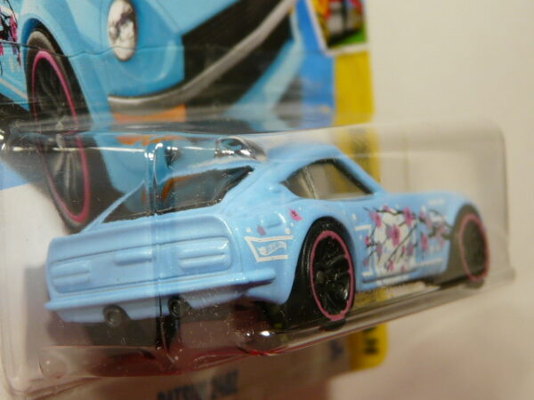 COCHE CLASICO DEPORTIVO COUPE NUEVO A ESCALA APROXIMADA 1/64. VISTA TRASERA.