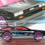 COCHE DEPORTIVO CLASICO NUEVO A ESCALA APROXIMADA 1/64.