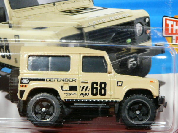 TODOTERRENO 4X4 NUEVO A ESCALA APROXIMADA 1/64.