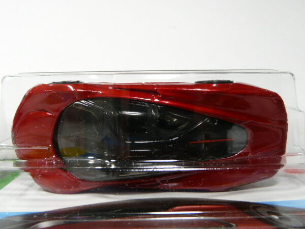 COCHE DEPORTIVO COUPE NUEVO A ESCALA APROXIMADA 1/64. VISTA AEREA.