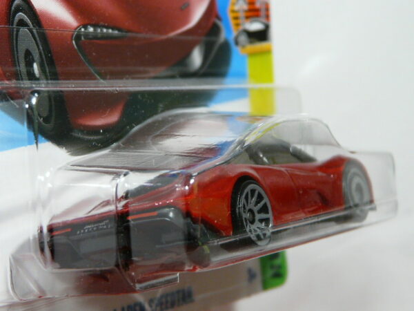 COCHE DEPORTIVO COUPE NUEVO A ESCALA APROXIMADA 1/64. VISTA TRASERA.