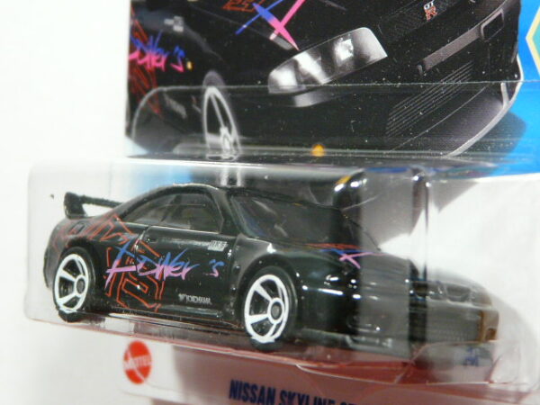 COCHE CLASICO JAPONES NUEVO TUNEADO A ESCALA APROXIMADA 1/64. VISTA FRONTAL.