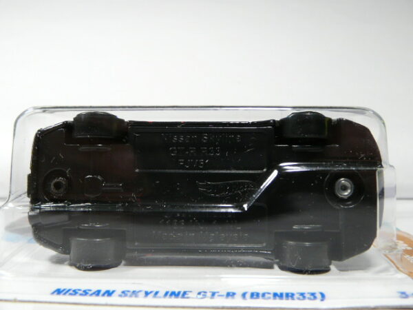 COCHE CLASICO JAPONES NUEVO TUNEADO A ESCALA APROXIMADA 1/64. VISTA INFERIOR.