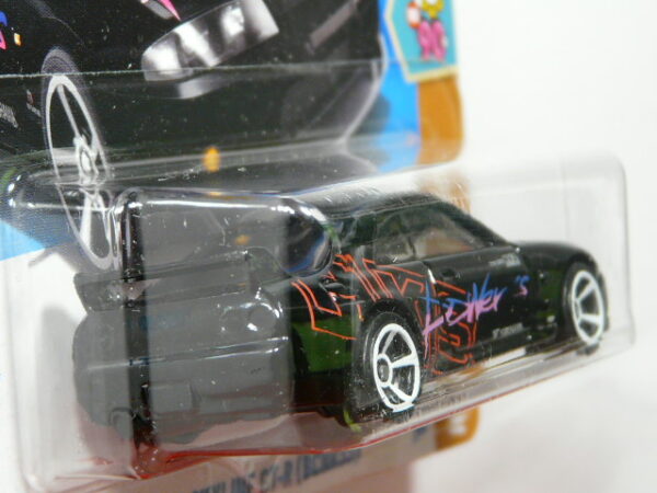 COCHE CLASICO JAPONES NUEVO TUNEADO A ESCALA APROXIMADA 1/64. VISTA TRASERA.