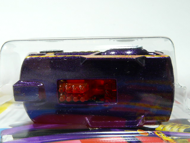 VEHICULO NUEVO TH EDICION LIMITADA A ESCALA APROXIMADA 1/64. VISTA TRASERA. VISTA AEREA.