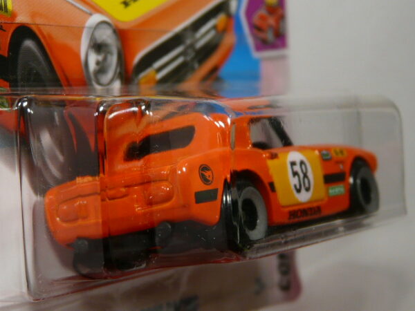 COCHE NUEVO TH EDICION LIMITADA A ESCALA APROXIMADA 1/64. VISTA TRASERA.
