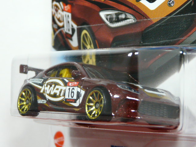 COCHE COUPE DEORTIVO JAPONES NUEVO TUNEADO A ESCALA APROXIMADA 1/64. VISTA FRONTAL.