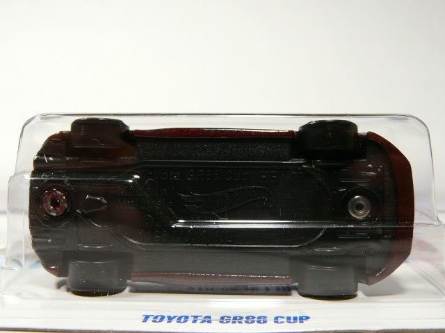 COCHE COUPE DEORTIVO JAPONES NUEVO TUNEADO A ESCALA APROXIMADA 1/64. VISTA INFERIOR.