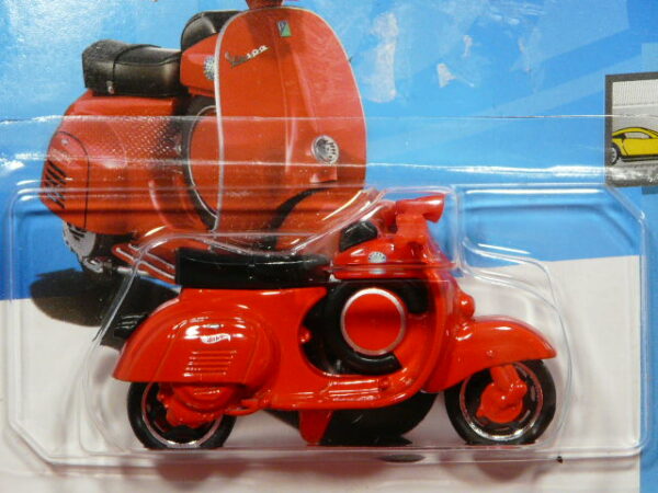 MOTO CLASICA NUEVA A ESCALA APROXIMADA 1/64.