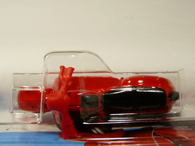 MOTO CLASICA NUEVA A ESCALA APROXIMADA 1/64. VISTA AEREA.