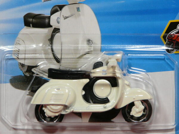 MOTO CLASICA NUEVA A ESCALA APROXIMADA 1/64.