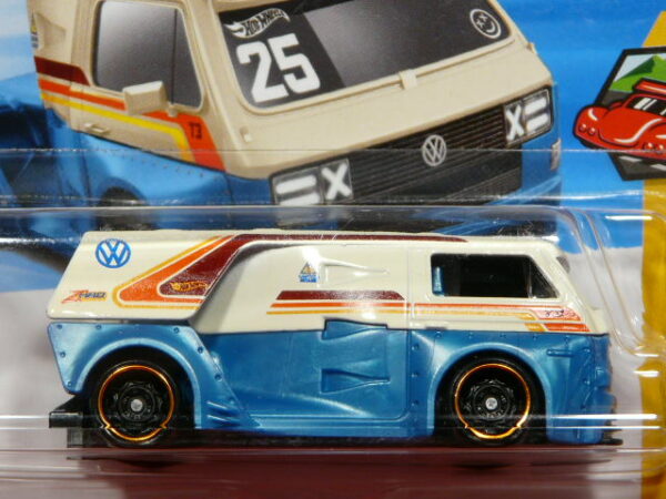 FURGONETA CLASICA NUEVA A ESCALA APROXIMADA 1/64.