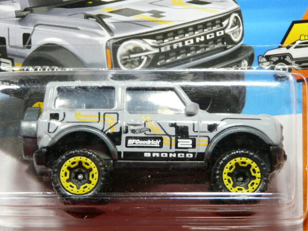 TODOTERRENO 4X4 NUEVO A ESCALA APROXIMADA 1/64.