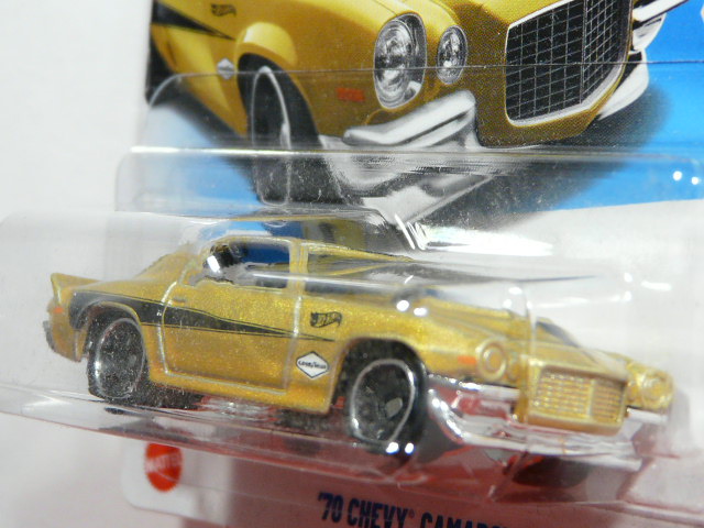 COCHE CLASICO DEPORTIVO COUPE NUEVO A ESCALA APROXIMADA 1/64. VISTA FRONTAL.