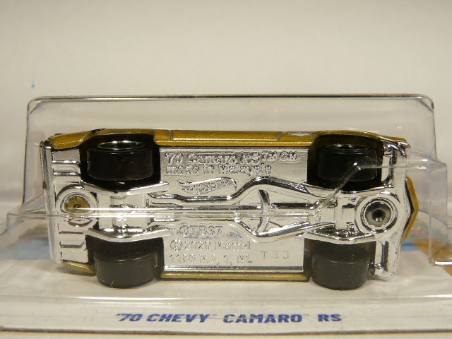 COCHE CLASICO DEPORTIVO COUPE NUEVO A ESCALA APROXIMADA 1/64. VISTA INFERIOR.