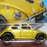 COCHE NUEVO A ESCALA APROXIMADA 1/64.