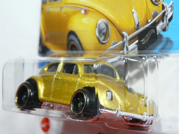 COCHE NUEVO A ESCALA APROXIMADA 1/64. VISTA FRONTAL.