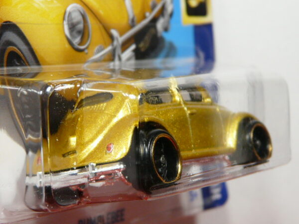 COCHE NUEVO A ESCALA APROXIMADA 1/64. VISTA TRASERA.