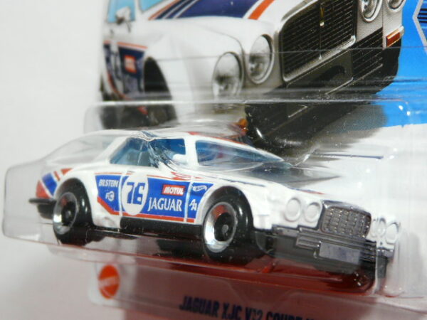 COCHE CLASICO DEPORTIVO COUPE NUEVO A ESCALA APROXIMADA 1/64. VISTA FRONTAL.