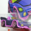 COCHE DEPORTIVO ROADSTER DESCAPOTABLE NUEVO A ESCALA APROXIMADA 1/64. VISTA FRONTAL.
