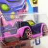COCHE DEPORTIVO ROADSTER DESCAPOTABLE NUEVO A ESCALA APROXIMADA 1/64. VISTA TRASERA.
