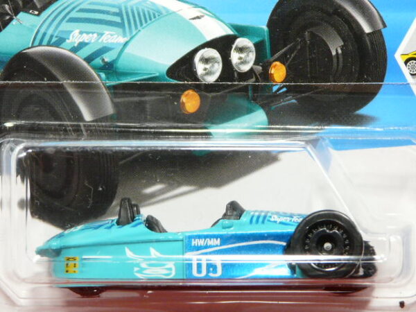 VEHICULO DE TRES RUEDAS NUEVO A ESCALA APROXIMADA 1/64.