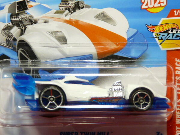 COCHE DE CARRERAS NUEVO A ESCALA APROXIMADA 1/64.