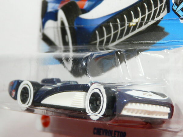 COCHE NUEVO TH EDICION LIMITADA A ESCALA APROXIMADA 1/64. VISTA FRONTAL.