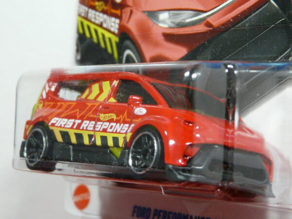 FURGONETA  NUEVA TH EDICION LIMITADA A ESCALA APROXIMADA 1/64. VISTA FRONTAL.