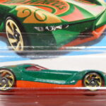 COCHE DE CARRERAS NUEVO A ESCALA APROXIMADA 1/64.