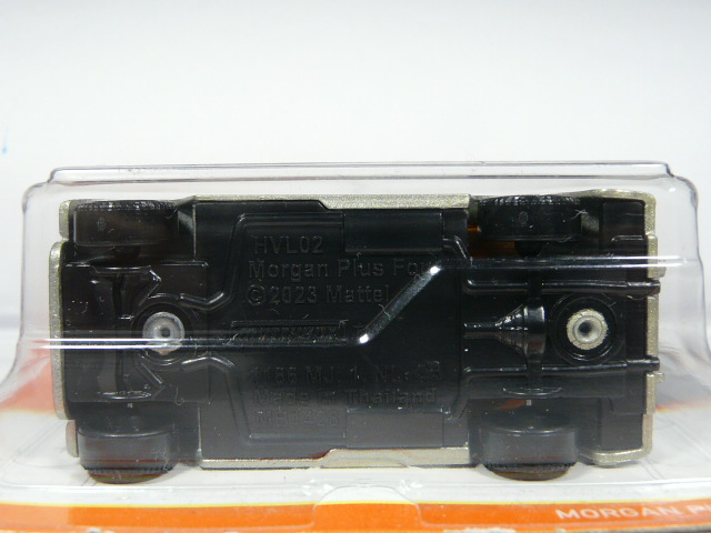 COCHE CABRIO CLASICO NUEVO A ESCALA APROXIMADA 1/64. VISTA INFERIOR.