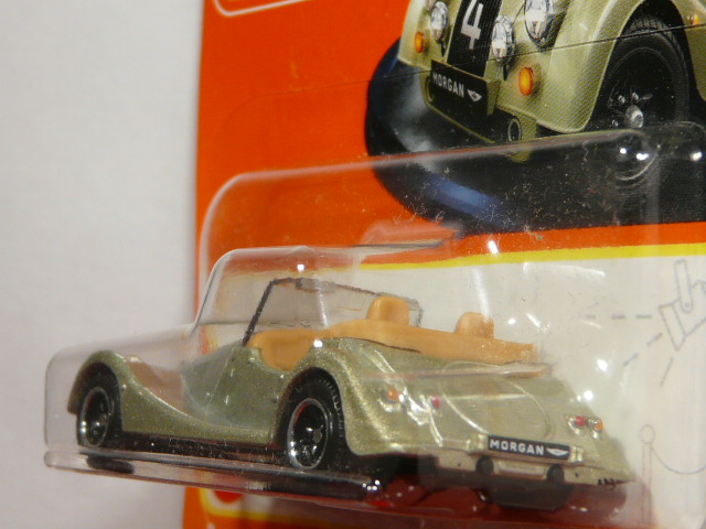 COCHE CABRIO CLASICO NUEVO A ESCALA APROXIMADA 1/64. VISTA TRASERA.