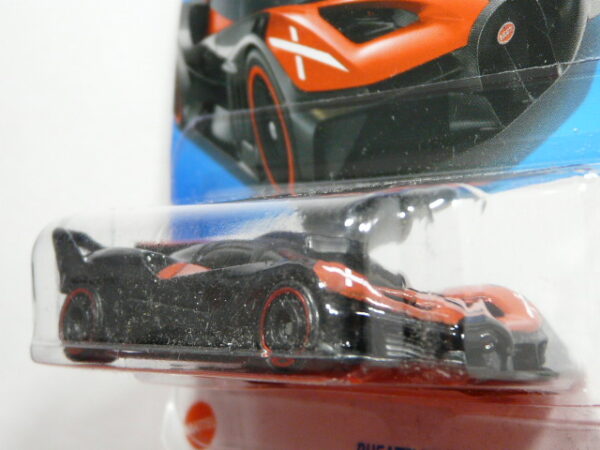 COCHE DEPORTIVO COUPE NUEVO A ESCALA APROXIMADA 1/64. VISTA FRONTAL.