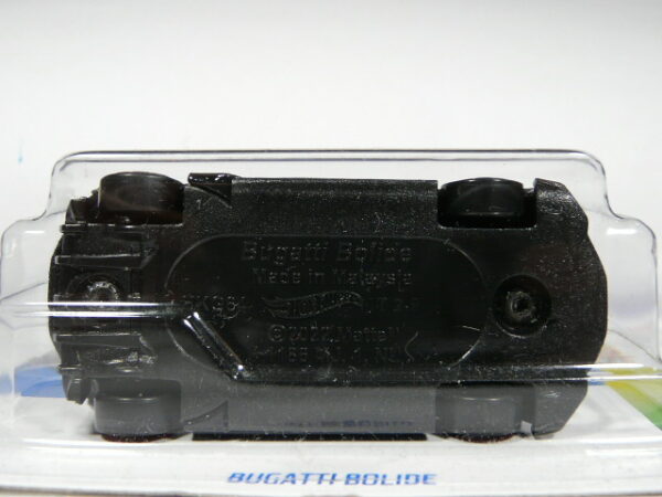 COCHE DEPORTIVO COUPE NUEVO A ESCALA APROXIMADA 1/64. VISTA INFERIOR.