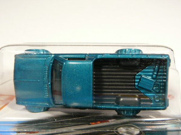 COCHE CLASICO PICK UP NUEVO A ESCALA APROXIMADA 1/64. VISTA AEREA.