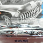 COCHE CLASICO DE CARRERAS NUEVO A ESCALA APROXIMADA 1/64.