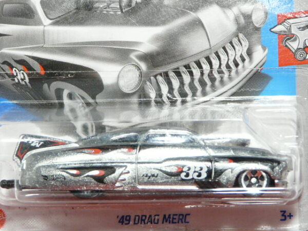 COCHE CLASICO DE CARRERAS NUEVO A ESCALA APROXIMADA 1/64.