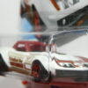 COCHE CLASICO DEPORTIVO COUPE NUEVO A ESCALA APROXIMADA 1/64. VISTA FRONTAL.