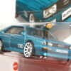 COCHE CLASICO NUEVO A ESCALA APROXIMADA 1/64. VISTA FRONTAL.