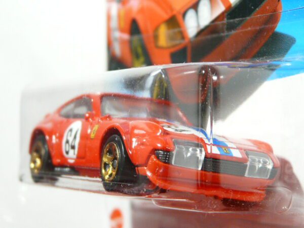 COUPE DEPORTIVO CLASICO NUEVO A ESCALA APROXIMADA 1/64. VISTA FRONTAL.