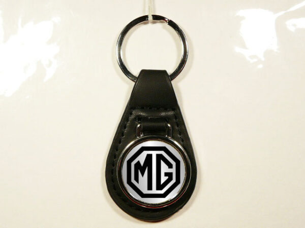 LLAVERO DE PIEL Y METAL CON UN DISEÑO ORIGINAL.